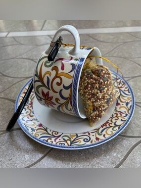 Decorative Floral Porcelain Teacup & Saucer Bird Feeder